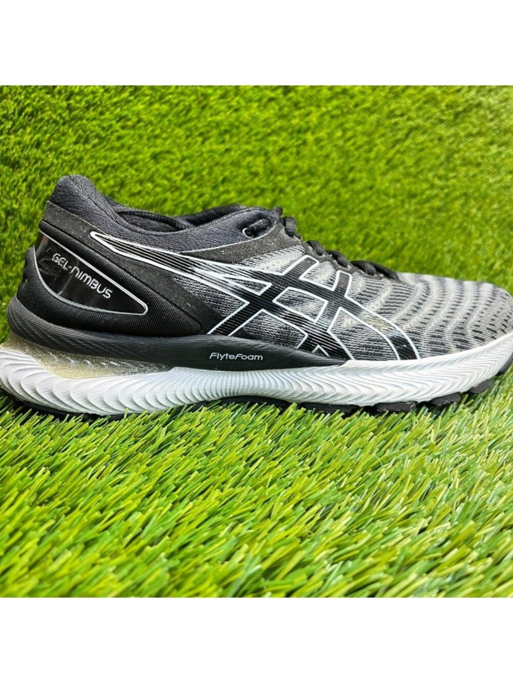 Asics Gel-Nimbus 22 Womens Size 7.5 Gray Black Athletic Running Shoes Sneakers